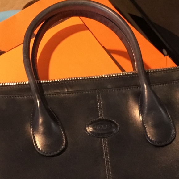 Tod’s Vintage Navy D-Bag - Picture 10 of 15